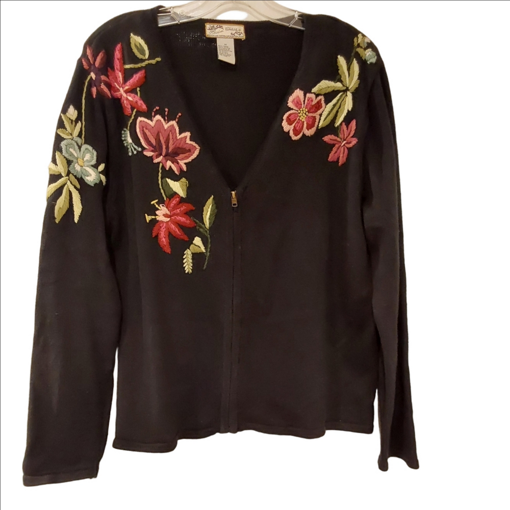 Vintage Heirloom Collectibles Floral Embroidered Black Sweater M